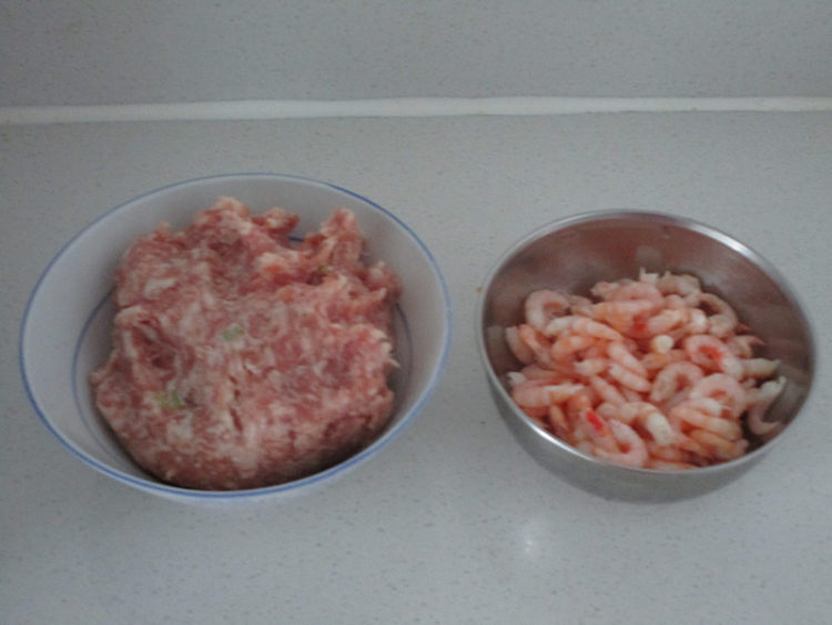 虾肉醸香菇步骤1