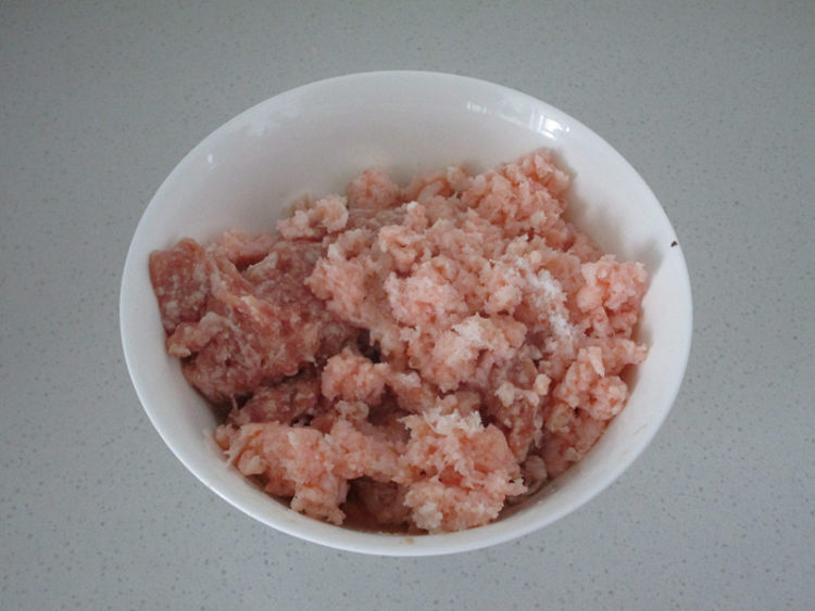 冬瓜虾肉丸子汤步骤3