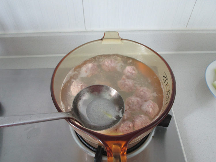 冬瓜虾肉丸子汤步骤7