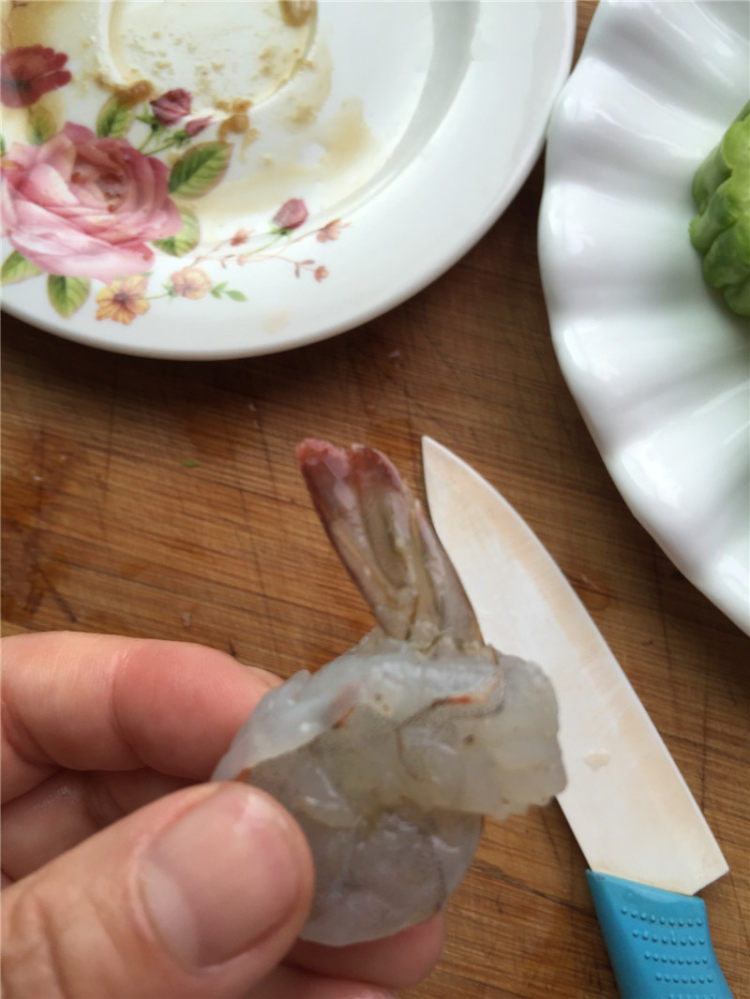 虾仁酿苦瓜步骤3