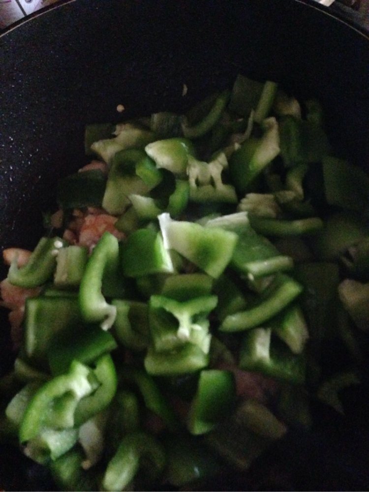 圆椒炒虾仁肉步骤8