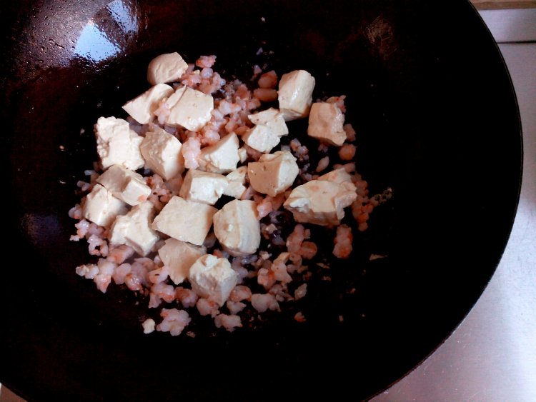 菠菜虾泥豆腐汤步骤5