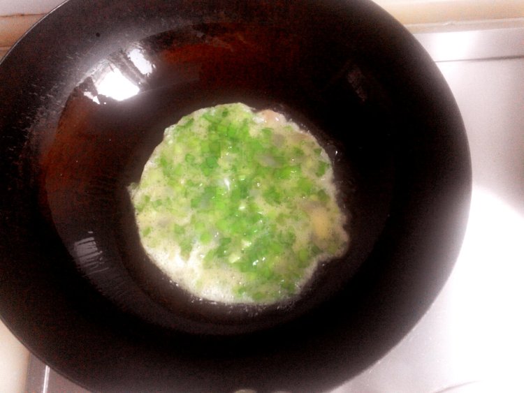 虾泥鸡蛋饼步骤4