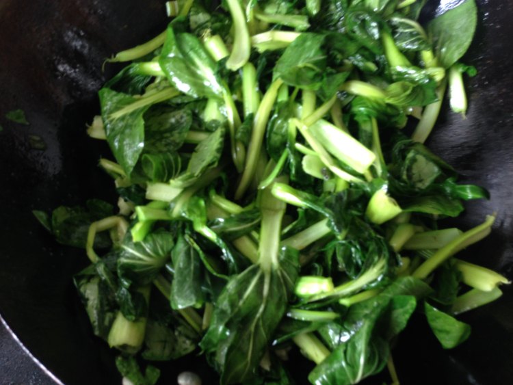 虾仁炒油菜步骤5