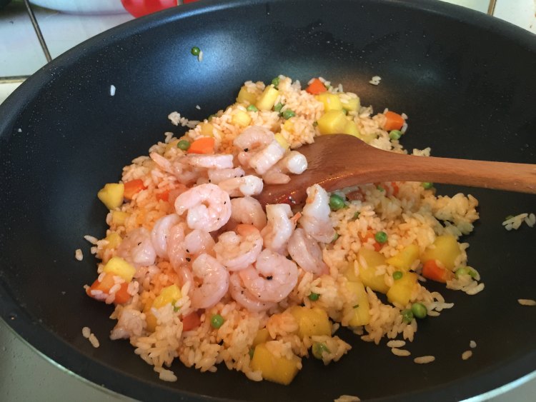 凤梨虾仁焗饭步骤8