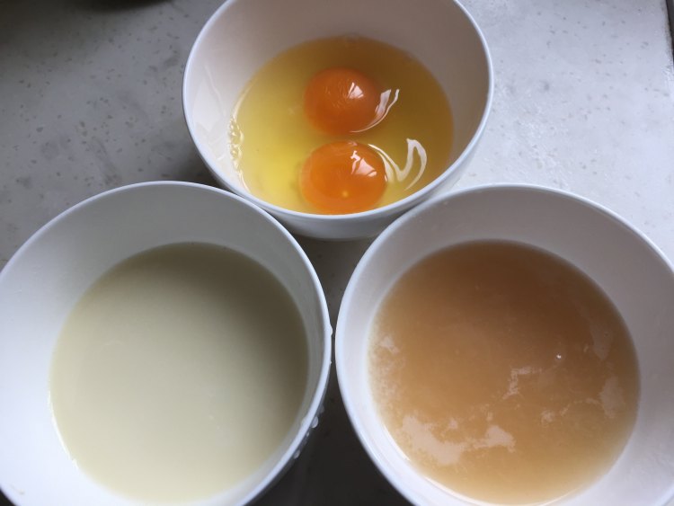豆浆海参虾仁炖蛋步骤1