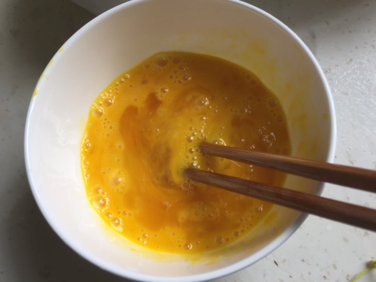 豆浆海参虾仁炖蛋步骤2
