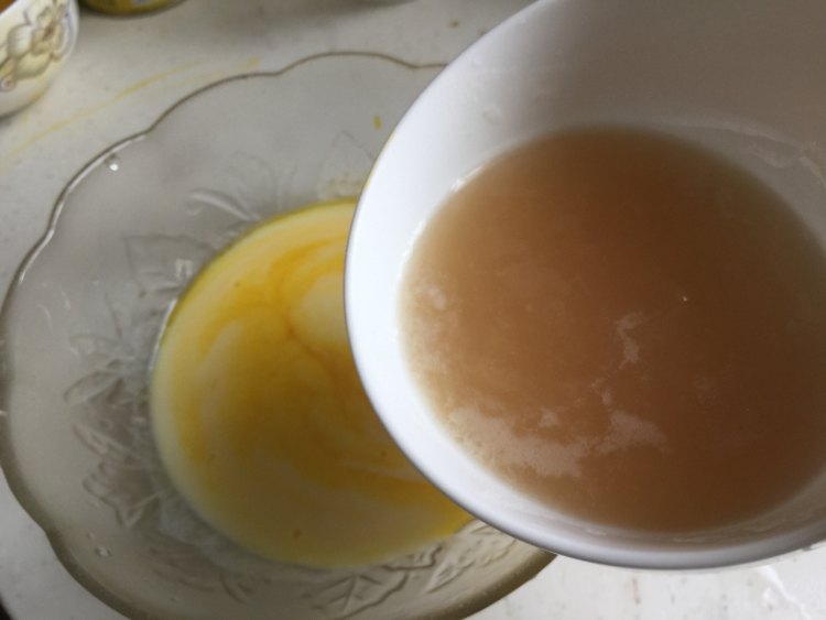 豆浆海参虾仁炖蛋步骤5