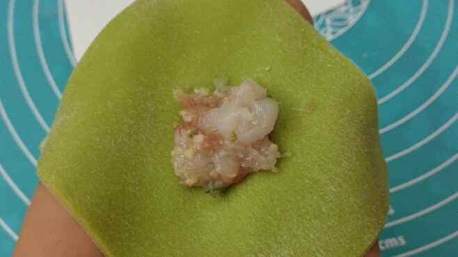 翡翠猪肉虾仁小馄饨步骤6