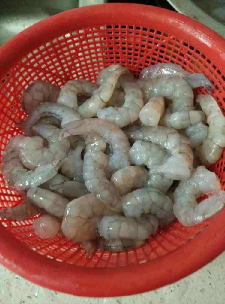洋䓤炒虾仁步骤2