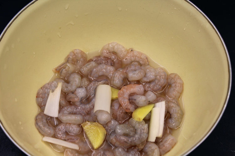 土豆虾泥饼步骤1