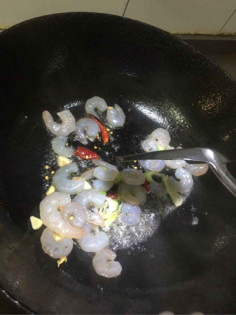 青椒虾仁步骤4
