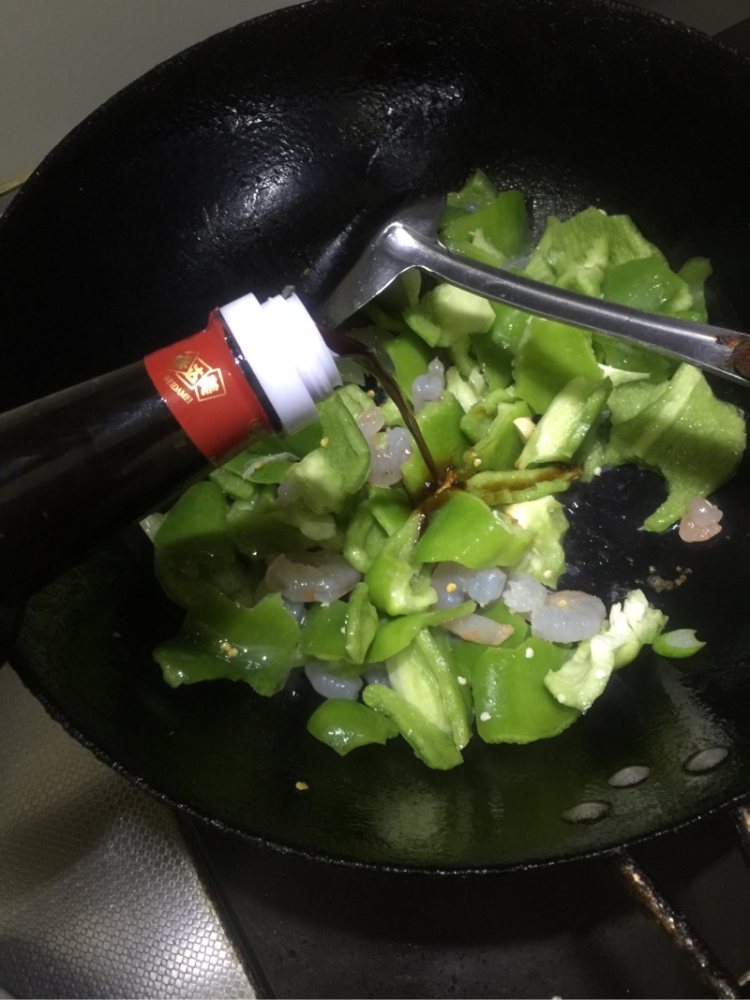 青椒虾仁步骤6
