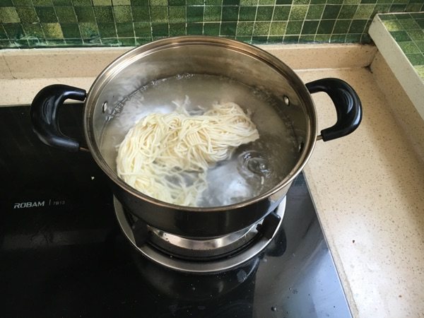 营养炒面步骤2