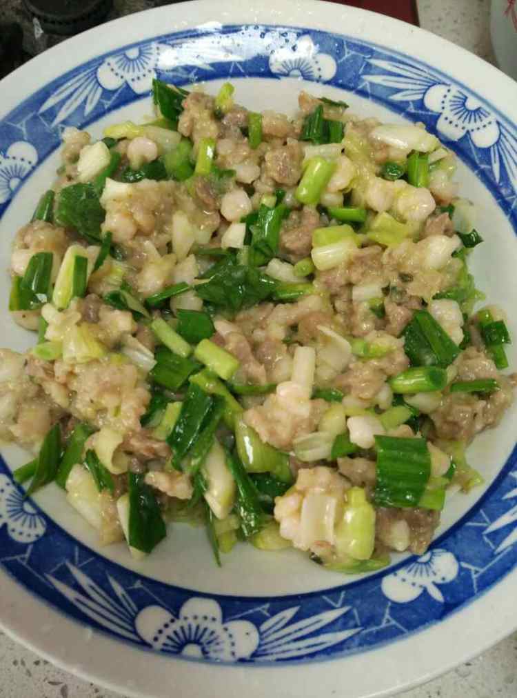 虾仁春卷步骤11
