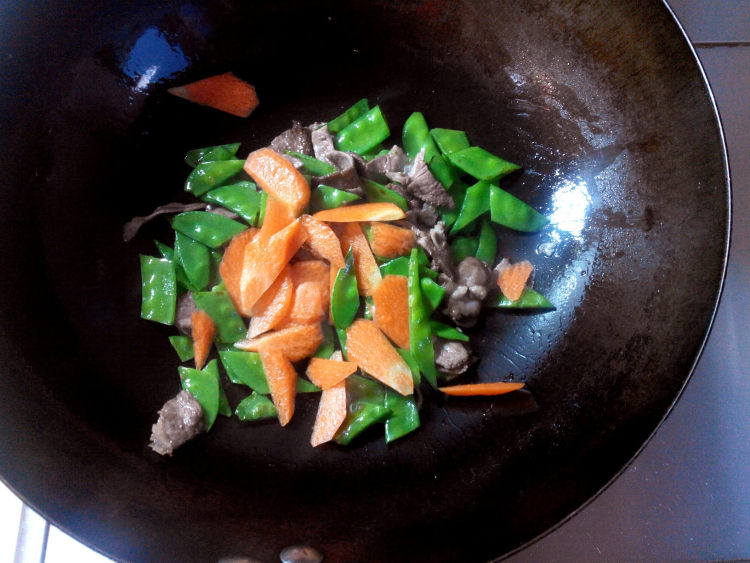 木须荷兰豆步骤7