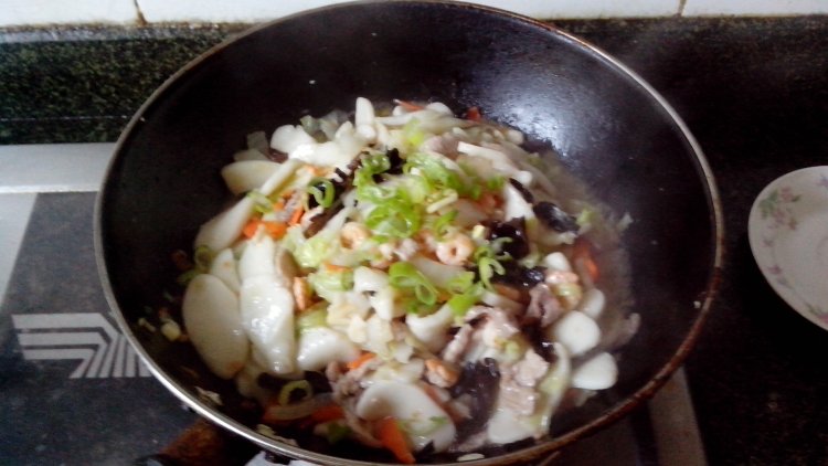虾仁肉丝杂蔬炒白粿步骤11