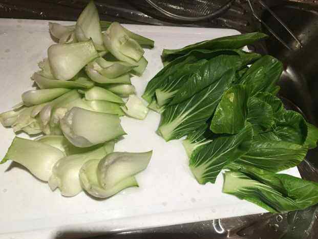 虾仁青菜豆腐羹步骤1