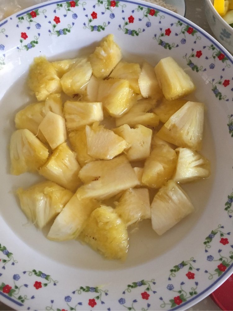 菠萝咕老虾步骤2