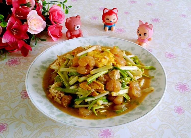 虾仁炒蒜苗步骤10