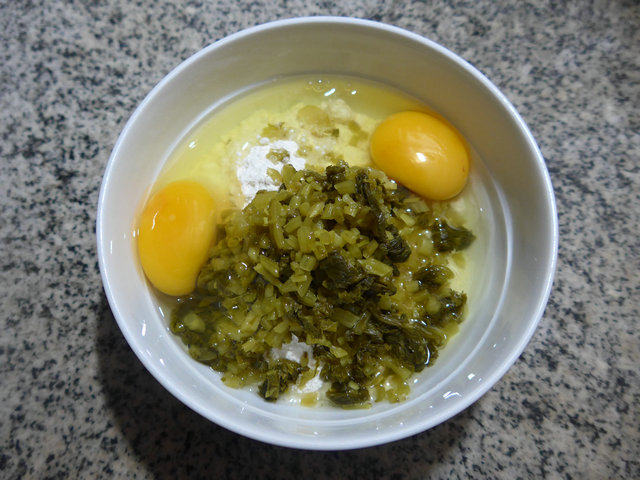 虾仁雪菜鸡蛋饼步骤3