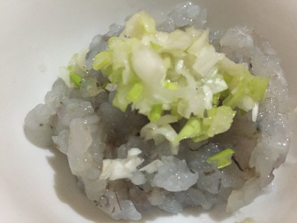 虾仁豆腐丸子步骤2