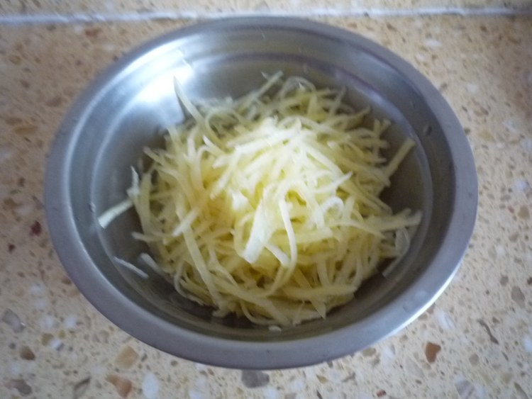 虾仁土豆蒸丸子步骤5