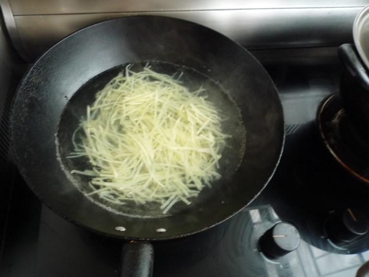 虾仁土豆蒸丸子步骤4