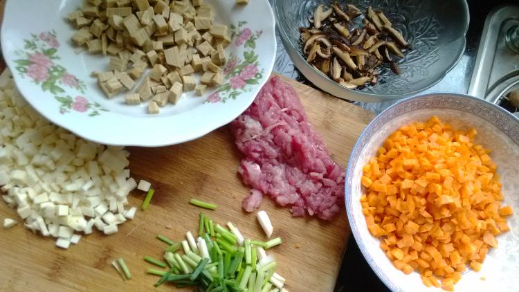 炒肉虾步骤2