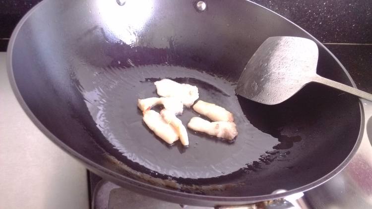 炒肉虾步骤3