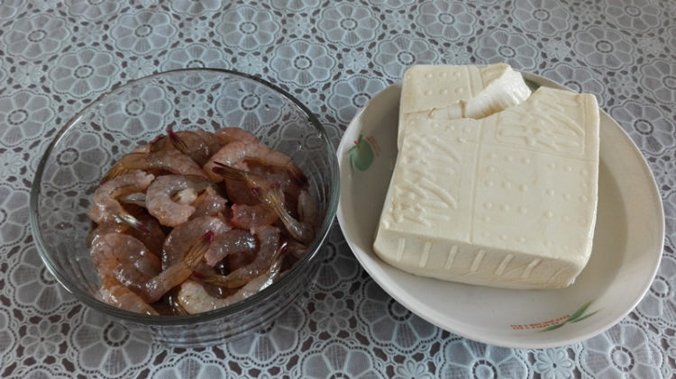 虾仁炒豆腐步骤2