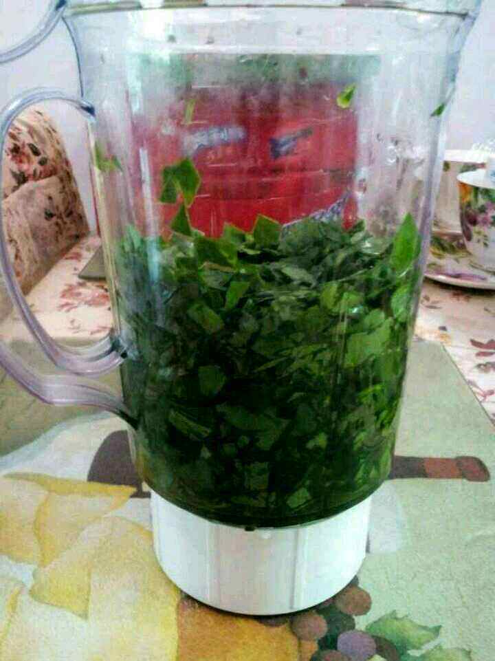 翡翠墨玉虾饺步骤1