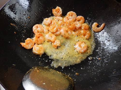 【手工美食】虾仁蛋炒步骤6