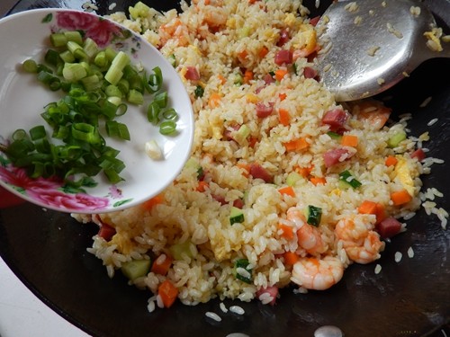 【手工美食】虾仁蛋炒步骤9