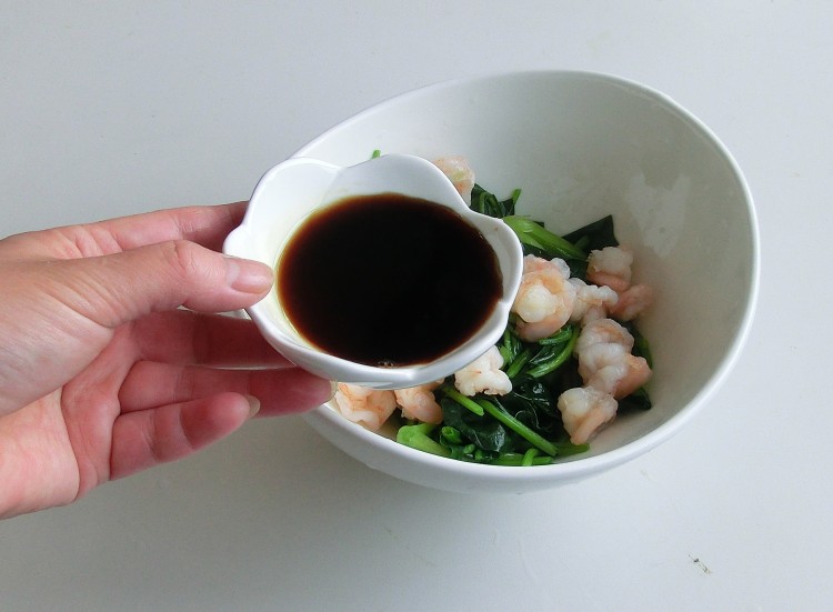 菠菜虾仁步骤8