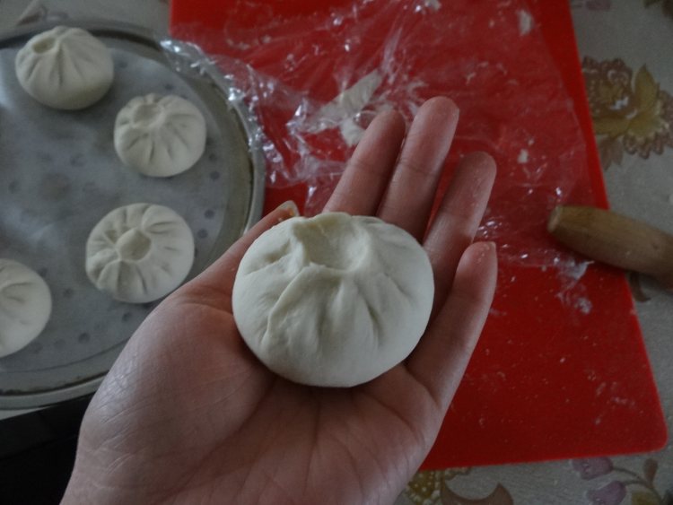 虾仁猪肉粉丝包子步骤13