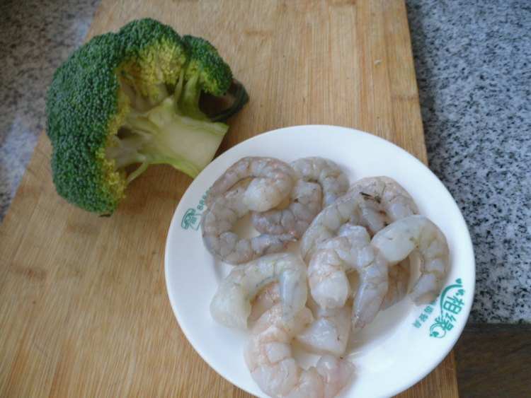 鲜味西兰花步骤1