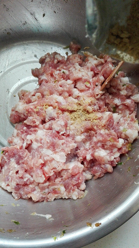 虾仁三鲜饺子步骤3
