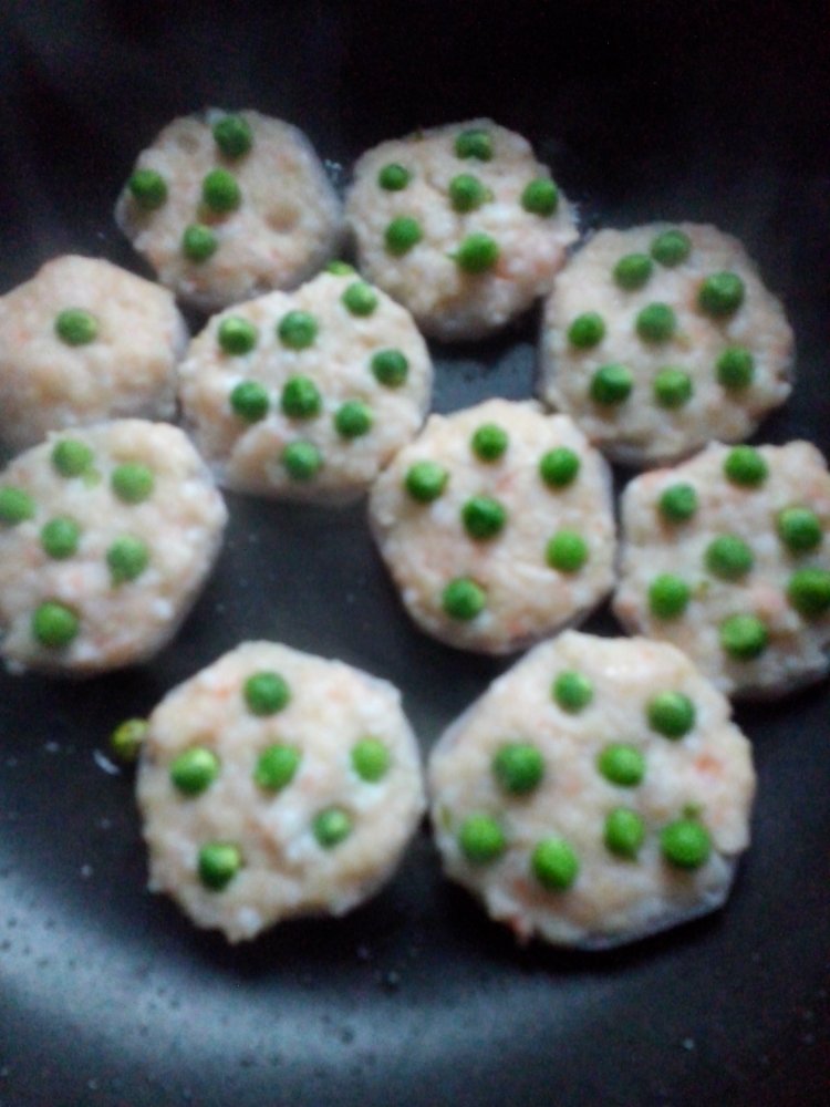 虾仁藕饼步骤9