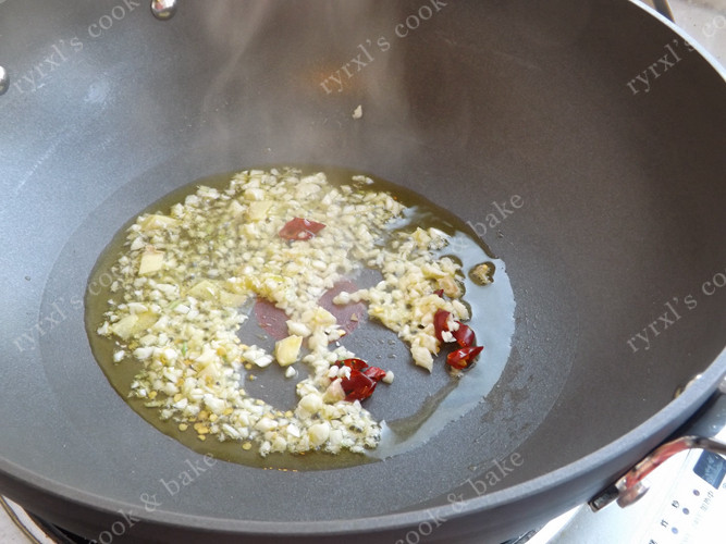 西兰花蘑菇烩虾仁步骤4