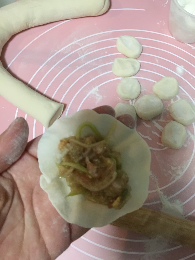 角瓜鸡蛋虾仁锅贴步骤9