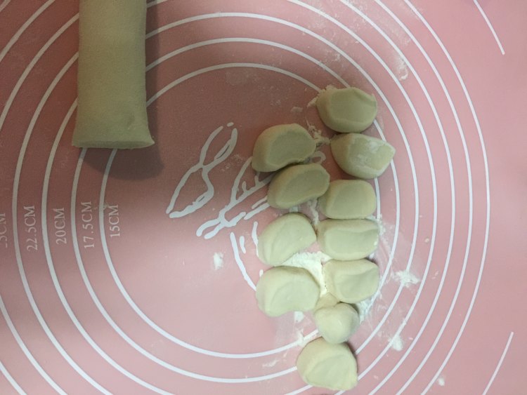 角瓜鸡蛋虾仁锅贴步骤8