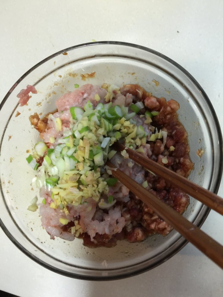 角瓜鸡蛋虾仁锅贴步骤6