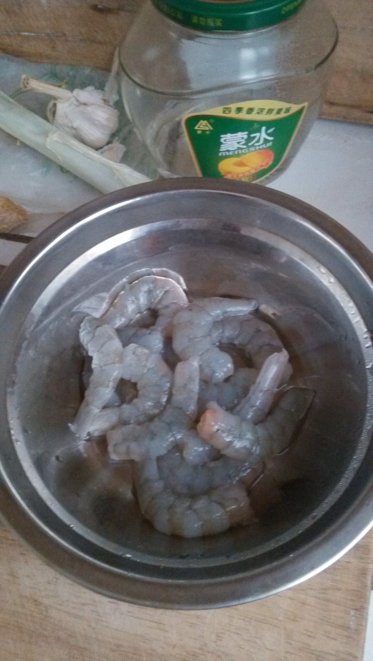 虾泥馄饨步骤1