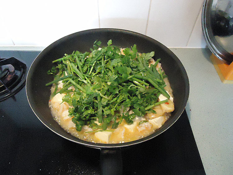 OX酱虾仁煮豆腐步骤11
