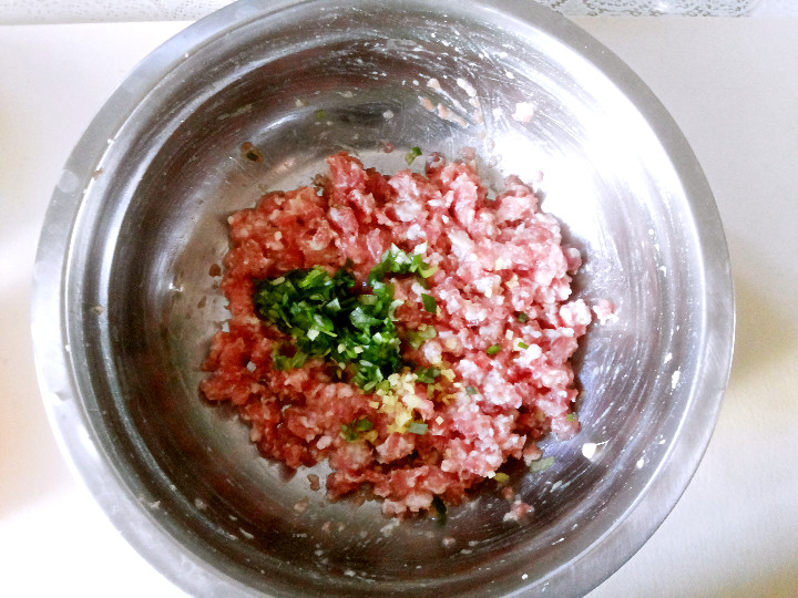 白菜虾蓉生煎包步骤8