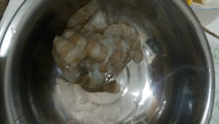 虾仁炒玉米步骤2