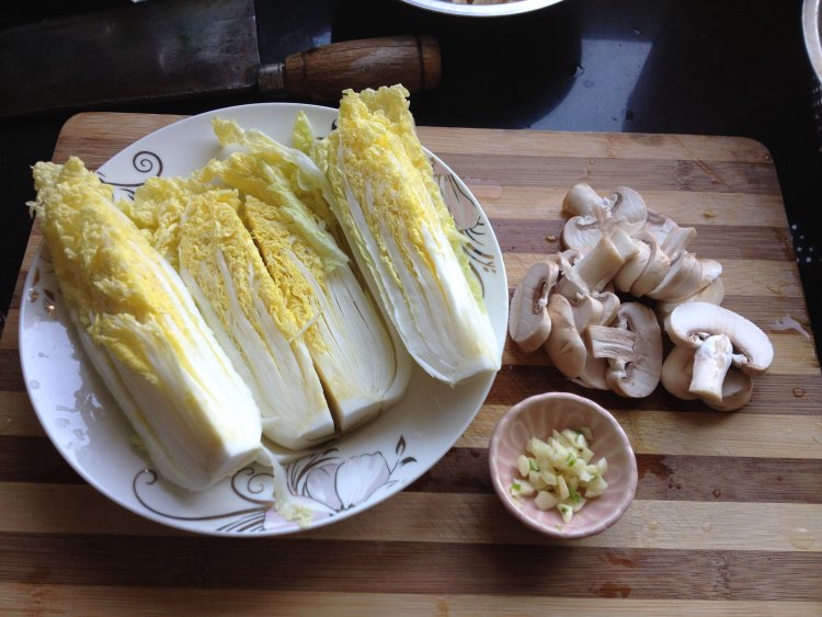 蒜香虾仁娃娃菜步骤3