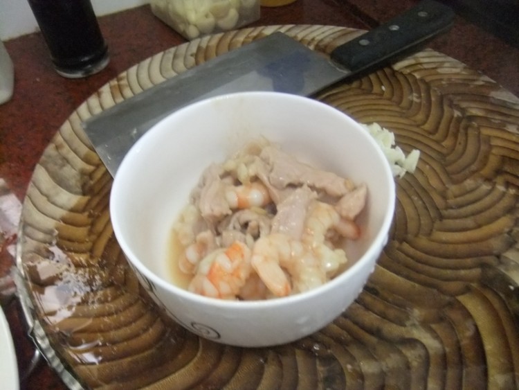 虾仁炒葛薯步骤5