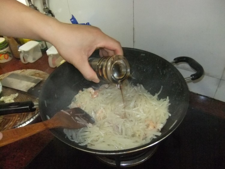 虾仁炒葛薯步骤10